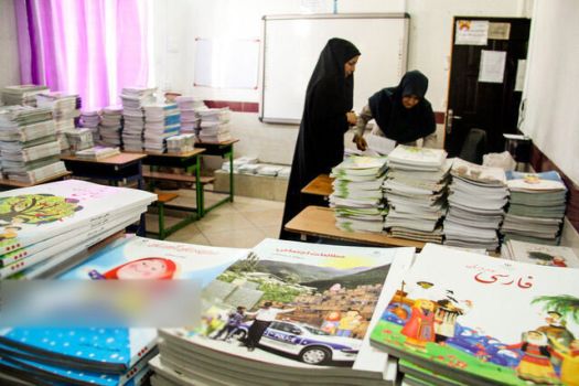 توزيع کتاب‌هاي درسي در استان‌ها تا نيمه شهريور / 90 درصد کاغذ کتاب‌ها توليد داخل است